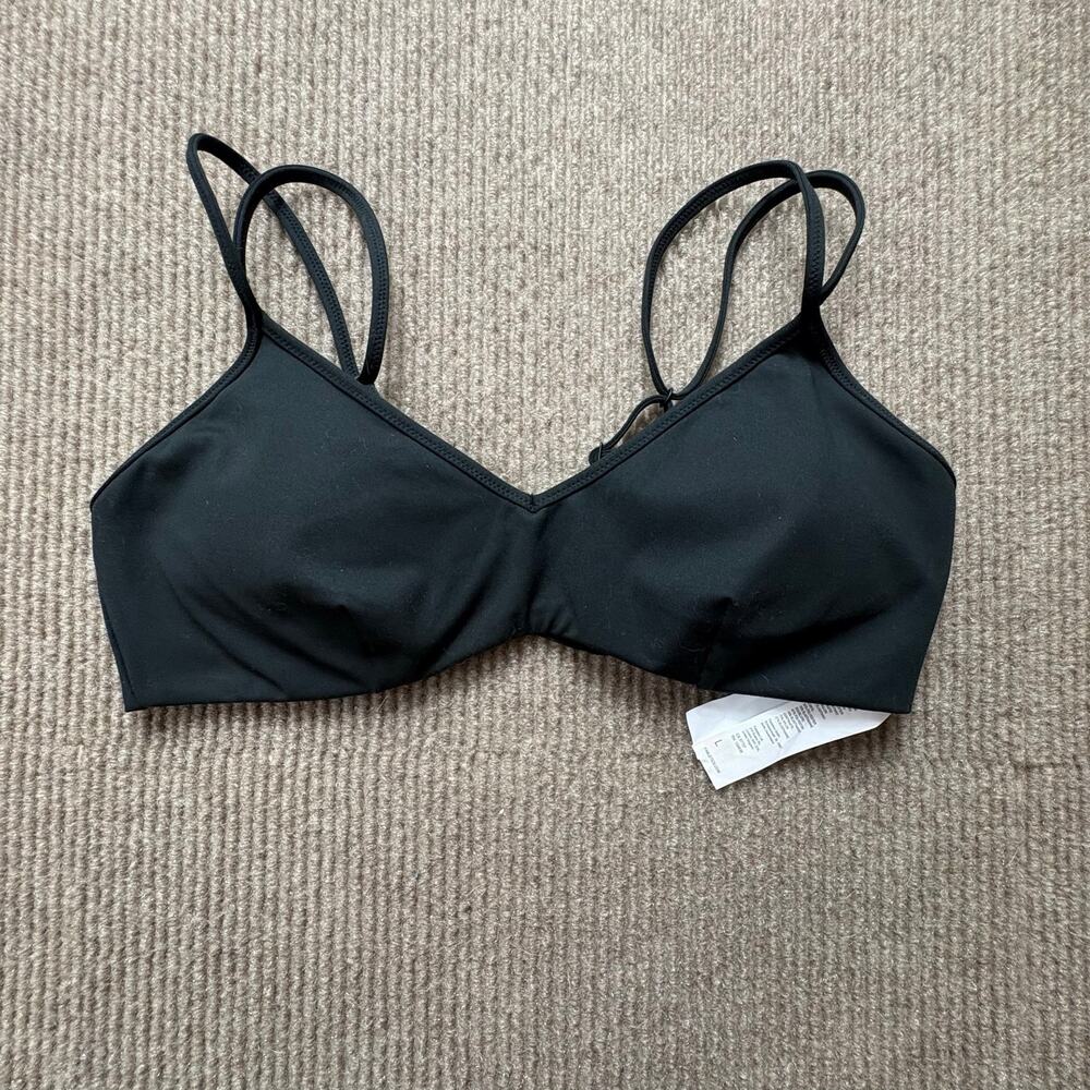 Fabletics Khloe Kardadhian Pureluxe Strappy Low Impact Black sports bra size L